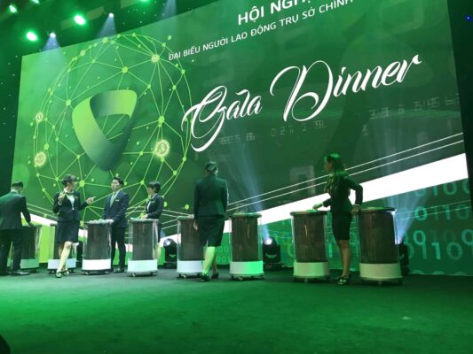 cho-thue-trong-led-lap-trinh-vietcombank-2021-2