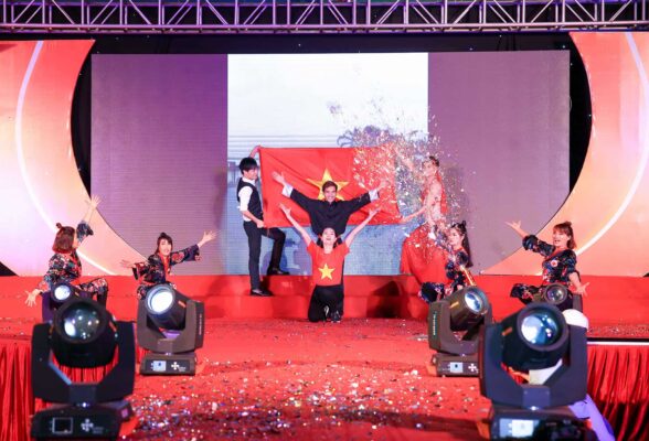 chuong-trinh-cuoi-nam-arom-bay-candles-2018-8