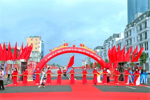 le-khanh-thanh-ham-chui-nam-cau-binh-3