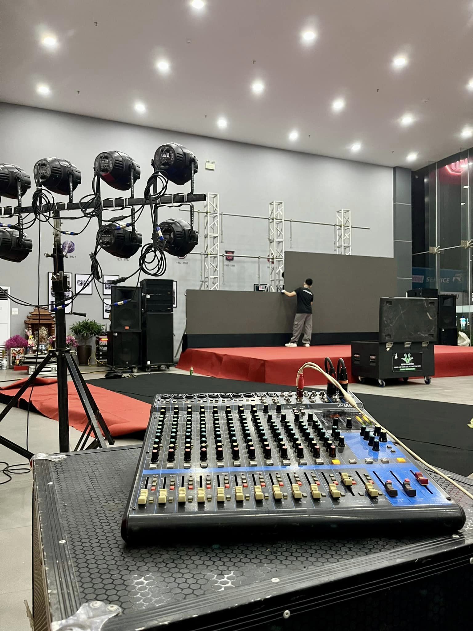 Nâng Tầm Sự Kiện Của Bạn Với Thiết Bị Sự Kiện Hiện Đại