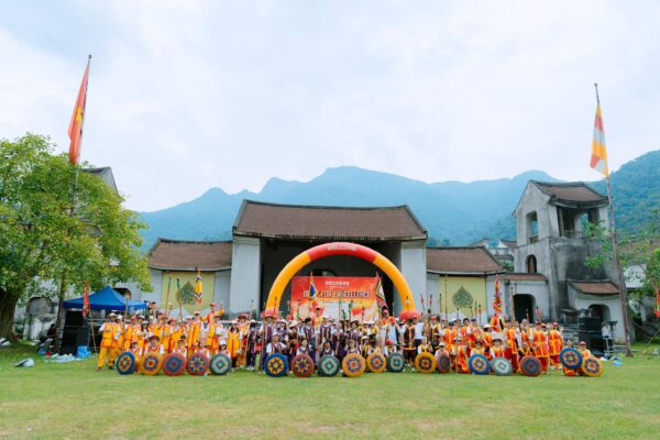 Tổ chức team building ngoài trời
