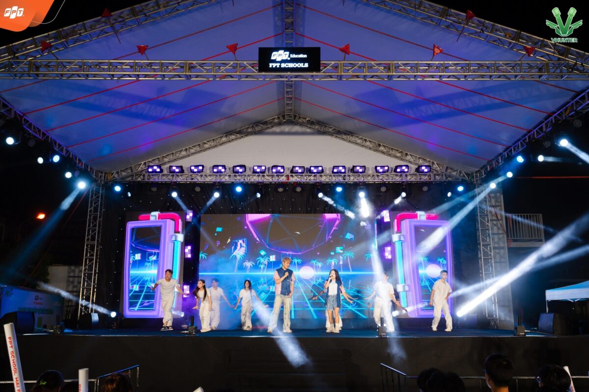 Lý Do Nên Cho Thuê Màn Hình LED Sân Khấu Tại VHunter Event