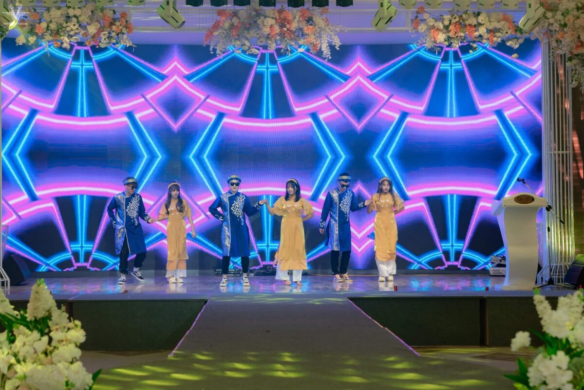 “Đồng đội tỏa sáng” – Game tổng kết đầy cảm xúc