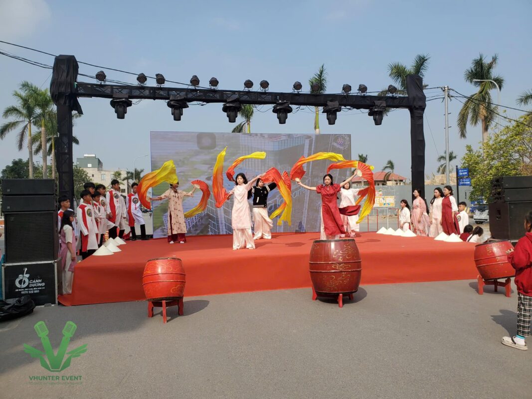 Tiệc tất niên ngoài trời