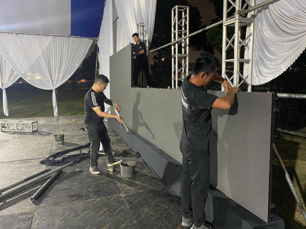 Lắp đặt màn hình LED