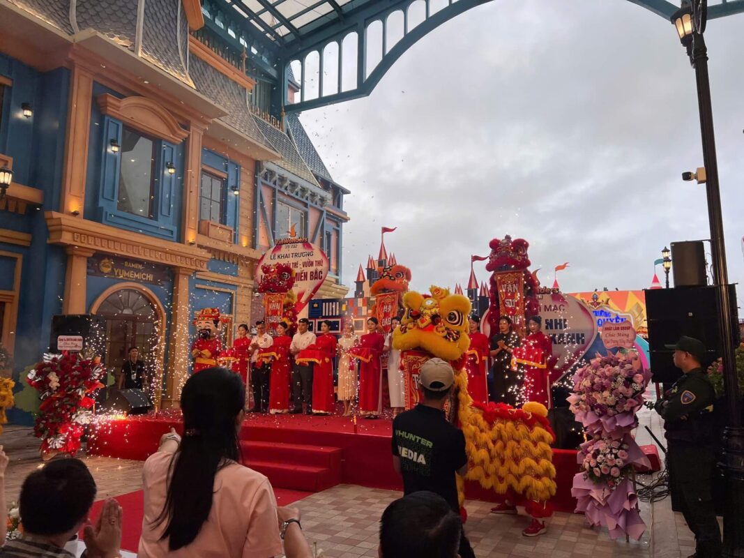 VHunter Event – Giải pháp backdrop và trang trí khai trương trọn gói