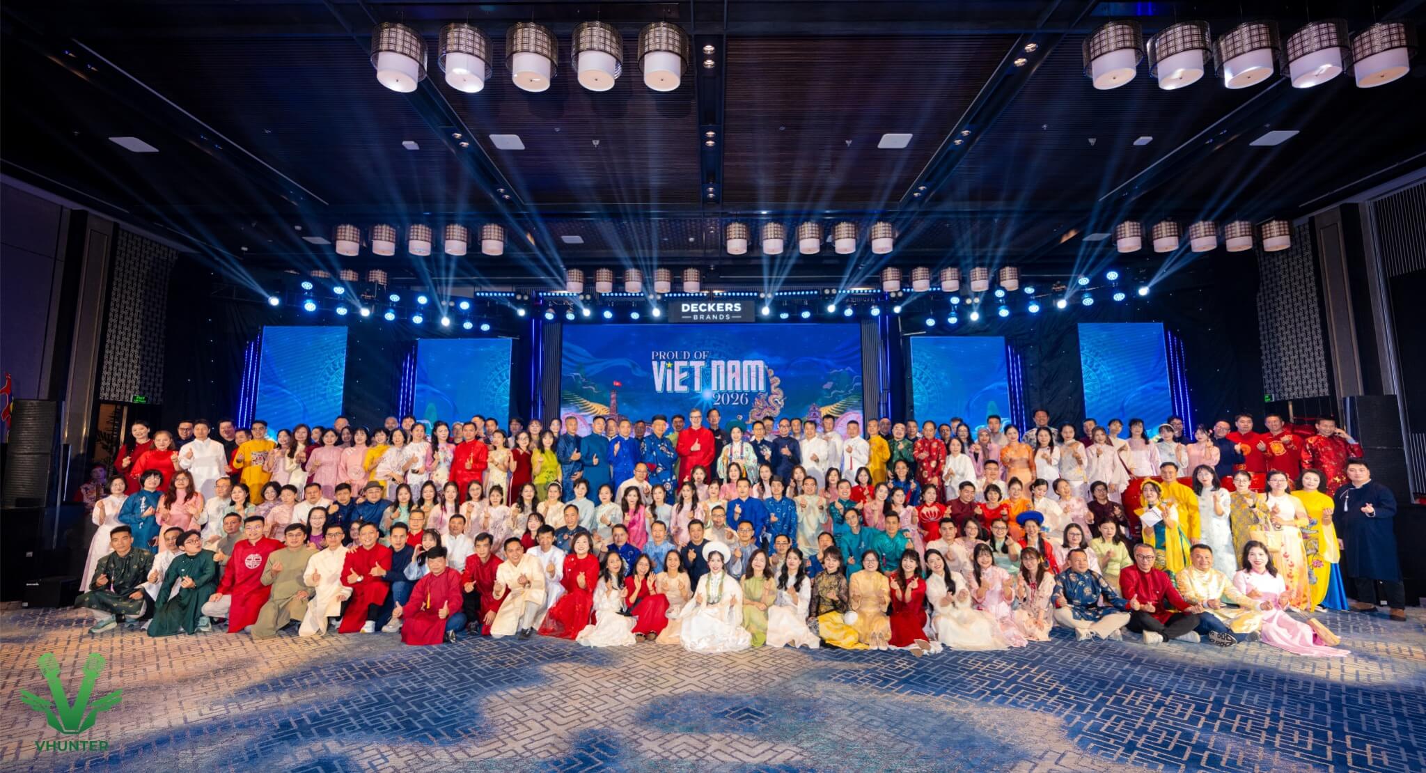 Tổ chức year end party