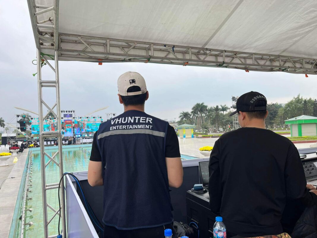 Nền tảng đầu tiên: hệ thống điện sân khấu LED