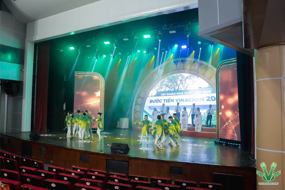 Trụ đèn PAR LED giúp bố trí ánh sáng chuyên nghiệp