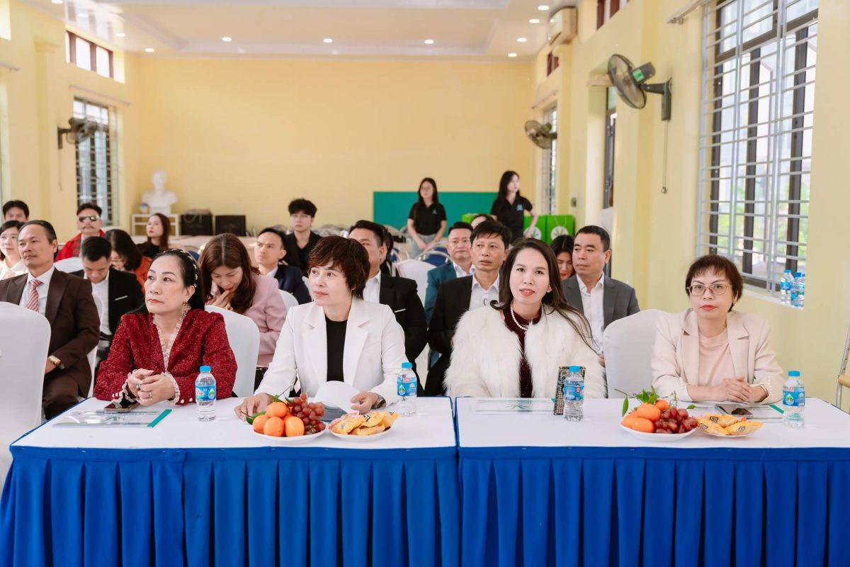 Bàn IBM là gì và được dùng trong sự kiện nào?