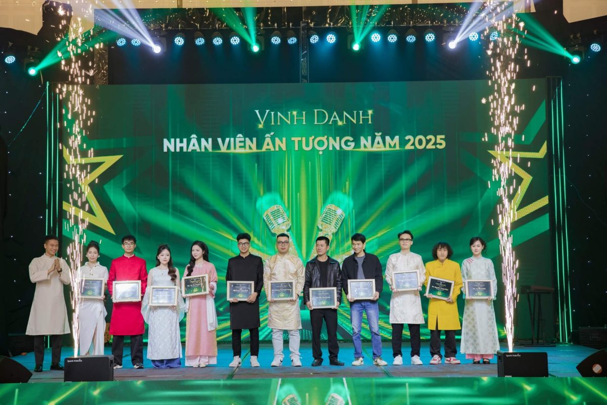 Hành trình nhìn lại một năm bứt phá