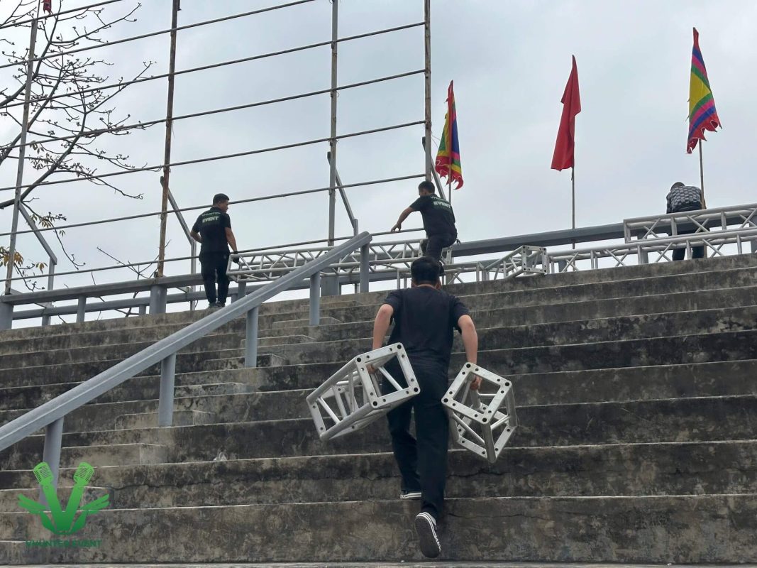 Sân khấu và hệ thống khung truss
