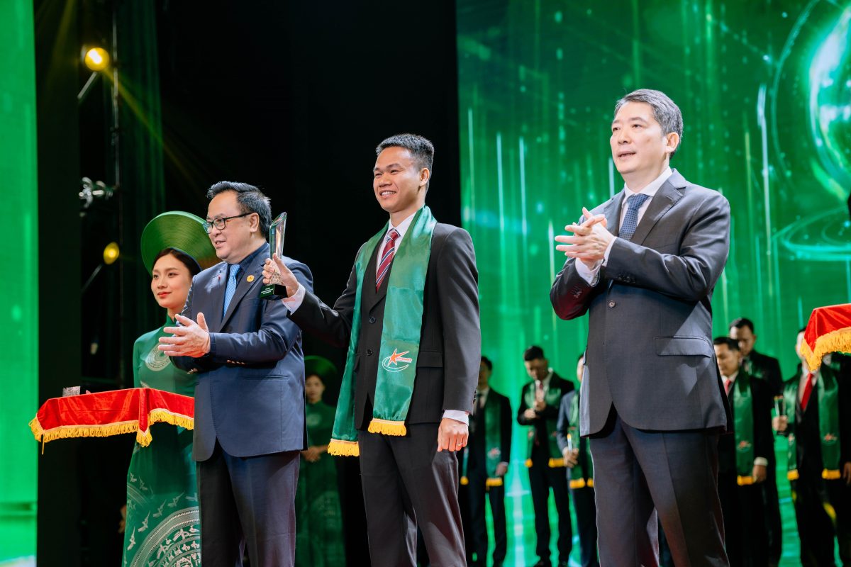 hau zozo streamer pham van hau vinh danh doanh nhan tre khoi nghiep xuat sac